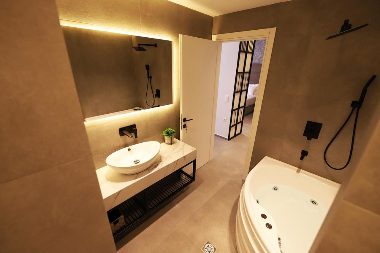 K58 Luxury Apartment Monastiraki Metro Station Acropolis Jacuzzi Aten Exteriör bild